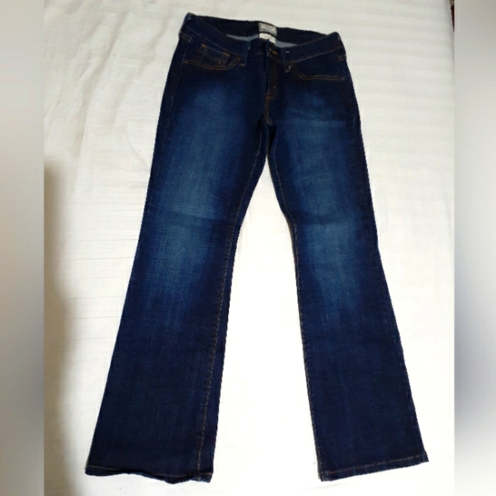 Size 4 Levi's Low Boot Cut Blue Jeans